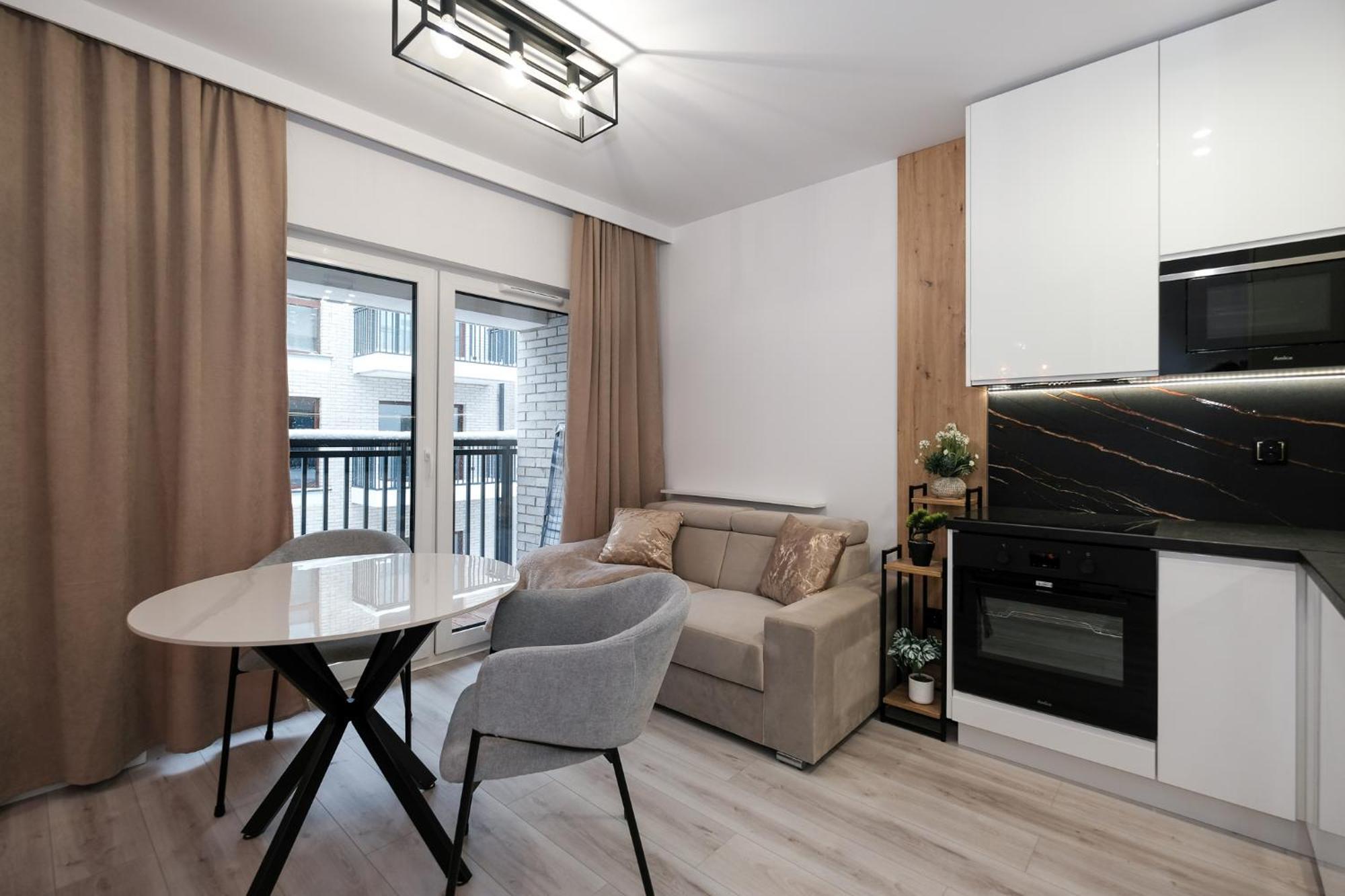 W Centrum, Wszystko Nowe, 550 M Do Piotrkowskiej * Lodž
